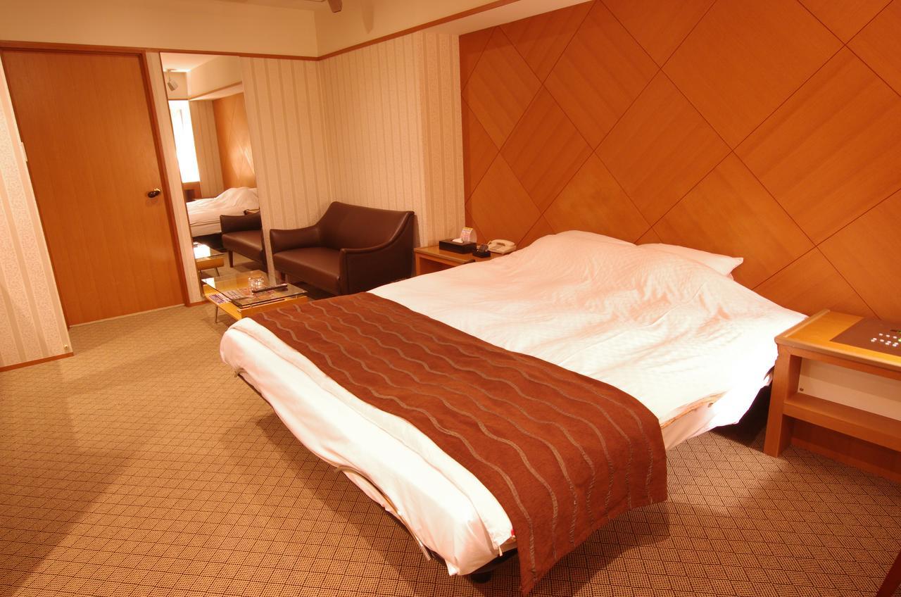 Blue Hotel Octa (Adults Only) Sapporo Exterior photo